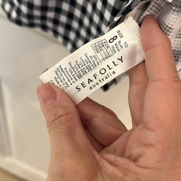 Seafolly two piece swim suit size 4(aus 8), both new but the bottom has tags - Picture 9 of 9